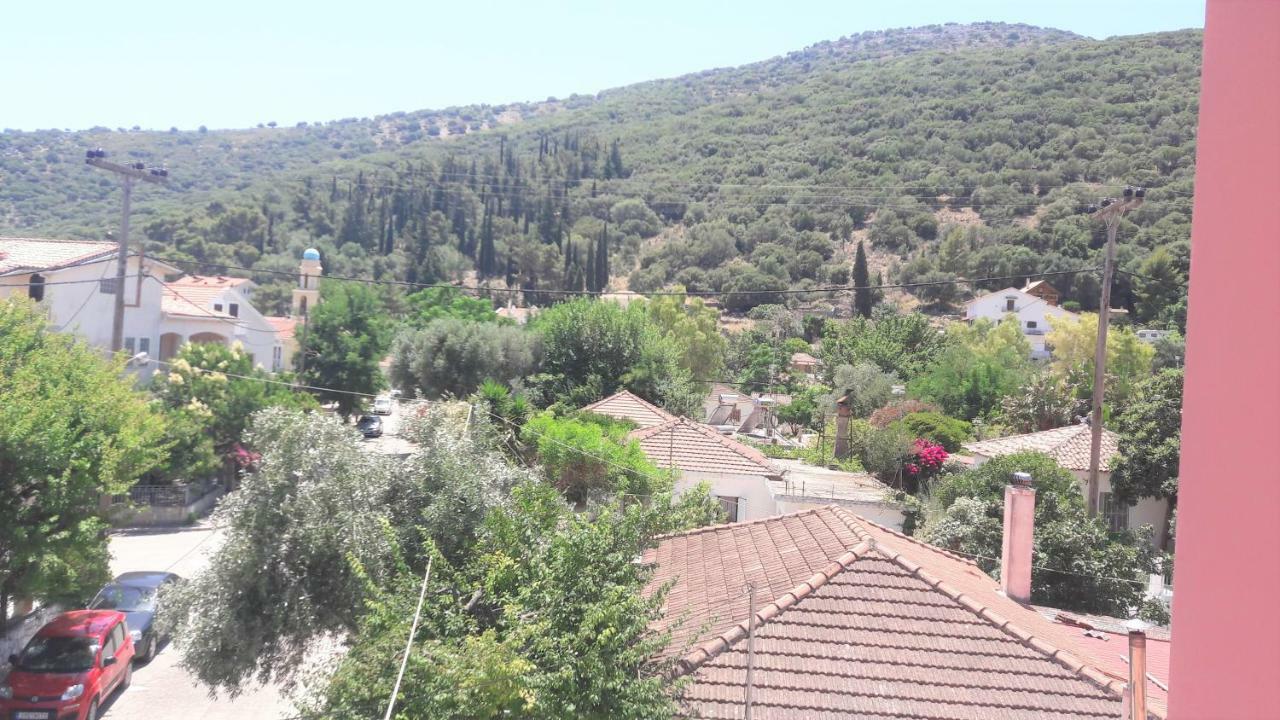Giannos Apartments Agia Efimia Luaran gambar