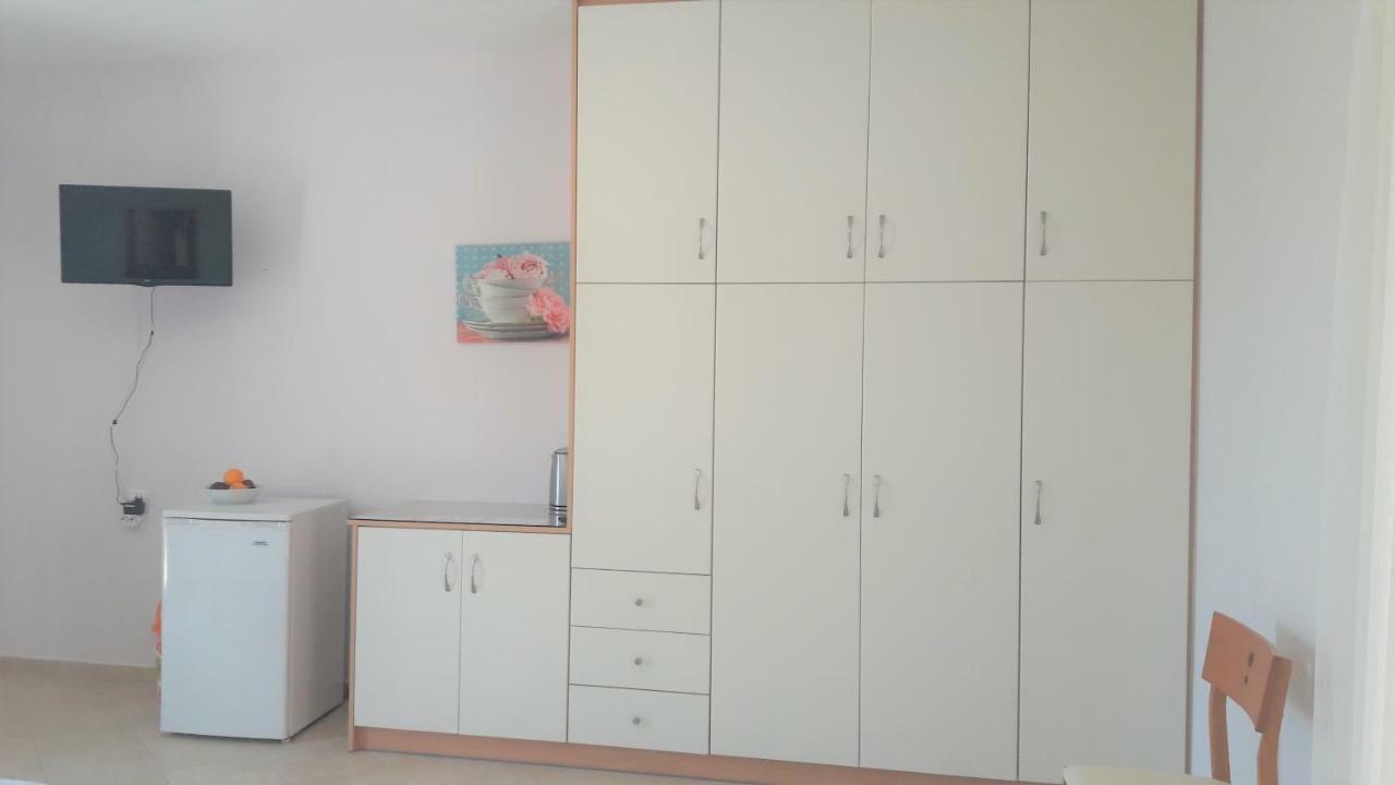 Giannos Apartments Agia Efimia Luaran gambar